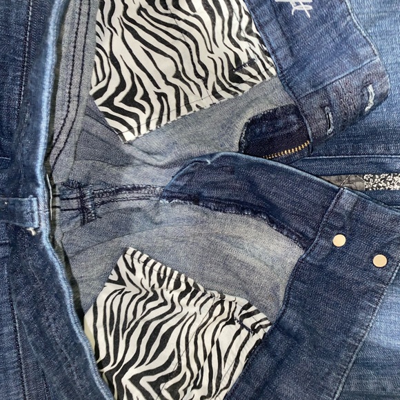 2/$20 🔅WHBM FLARED TROUSER - Picture 3 of 4